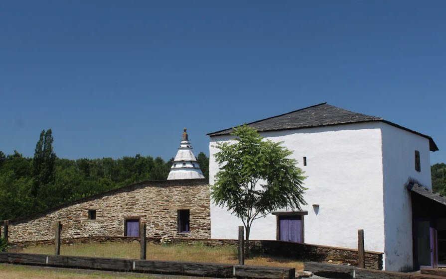 Casa Forte de Lusío, Spain